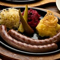 Франкфуртские говяжьи колбаски подкопчен в Линдерхоф