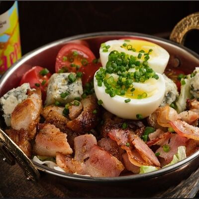 Салат Кобб в Крафт & Бургер по цене 590 ₽