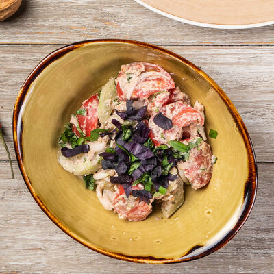 Салат по-грузински в Грузинское кафе Ван Гоги по цене 290 ₽