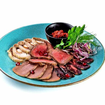 Мясная тарелка в Гранат по цене 750