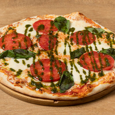 Пицца Капрезе в TeaRoom по цене 748 ₽