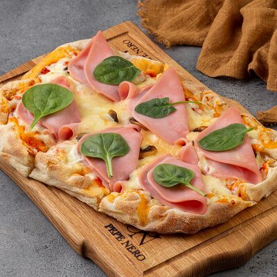 Пицца с ветчиной из индейки и грибами в Пепе Неро по цене 900 ₽