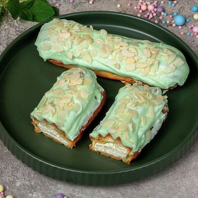 Эклер с фисташкой в CHO-KAVO по цене 140 ₽