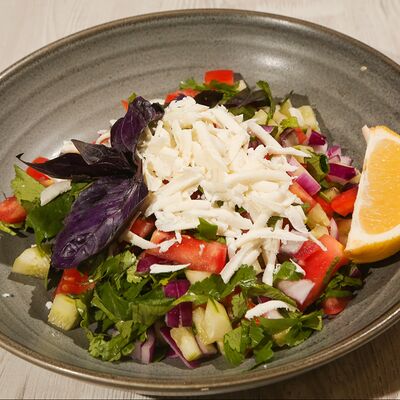 Салат Чобан в Троя по цене 440 ₽