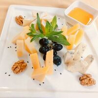 Ассорти сыров в Водопад