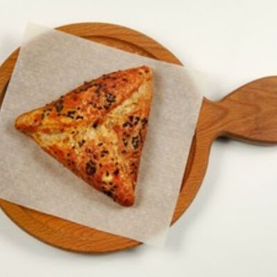 Самса с брынзой в КинзаЗа по цене 201 ₽