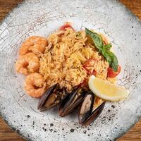 Паэлья с морепродуктами в Cernovar
