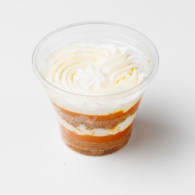 Морковный трайфл с облепихой в УРМАН кафе по цене 358 ₽