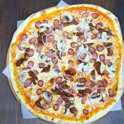 Пицца Охотничья в Хачапури & Кофе по цене 590 ₽