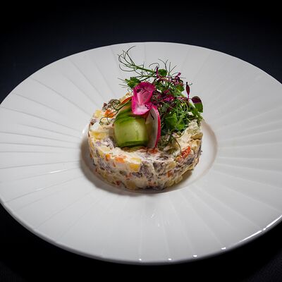 Оливье с говядинойв Репаст по цене 650 ₽