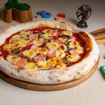 Капричоза в Tree Trunk Pizza по цене 700 ₽