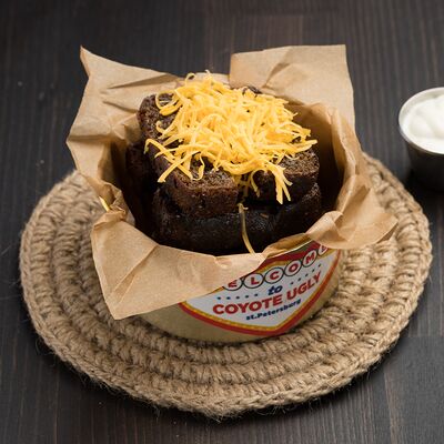 Ржаные гренки с сыром и чесноком в Барные Танцы от создателей бара Гадкий Койот в России по цене 290 ₽