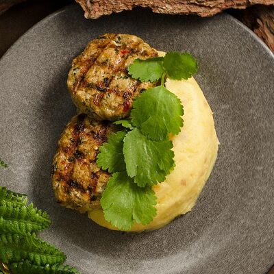 Котлеты по-кавказски с курицейв Край древних гор по цене 690 ₽