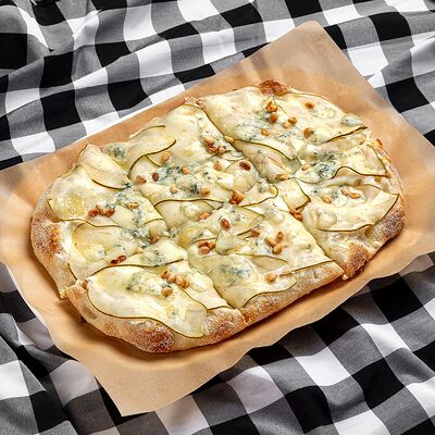 Пицца Груша-горгонзола в Sia bar по цене 860 ₽