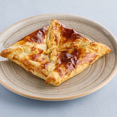 Хачапури с сыром в Чайхана Пахвала по цене 320 ₽