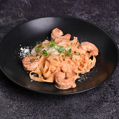 Паста с тигровыми креветками в The Square по цене 730 ₽