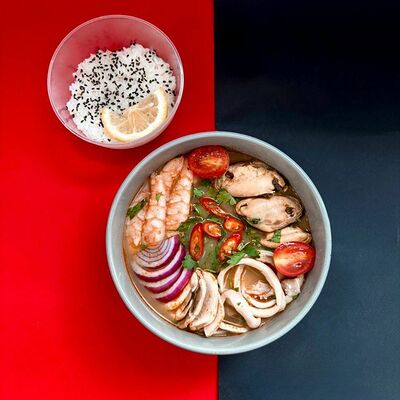 Рамен Том Ям (острый) в Суши топ по цене 780 ₽