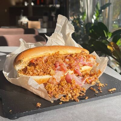 Хот-дог с беконом в Moyo по цене 255 ₽