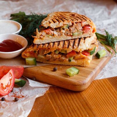 Денер Классический в Уголок Вкуса шаурма в кляре по цене 440 ₽