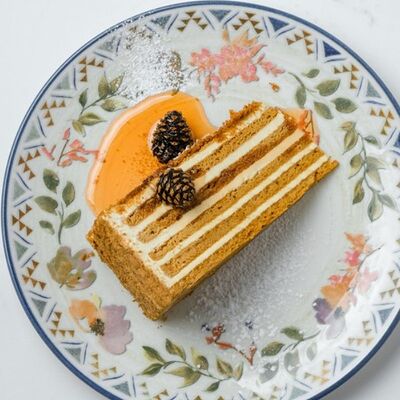 Медовик в Корчма Хуторок по цене 385 ₽