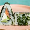 Ролл Зеленая пирамида в Sushi Street по цене 419