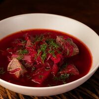 Борщ из говядины в Рэсторани