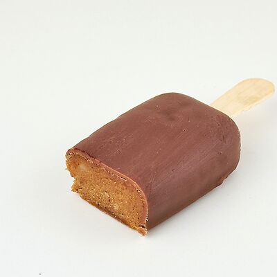 Картошка на палочке карамельная в Просто Азия x Десертория по цене 170 ₽