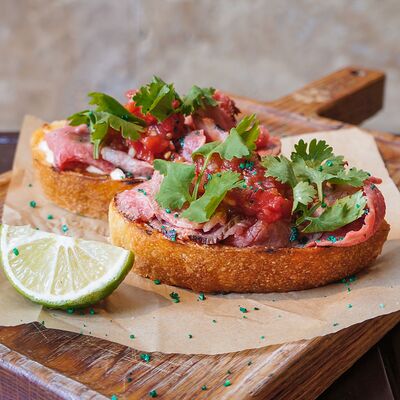 Брускетта с ростбифом в Цех этого города по цене 468 ₽