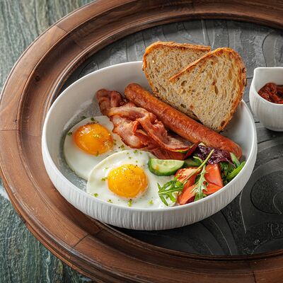 Сытный завтрак в Артхаус по цене 850 ₽