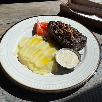 Стейк из говяжьей печени в Пельмэн по цене 510 ₽