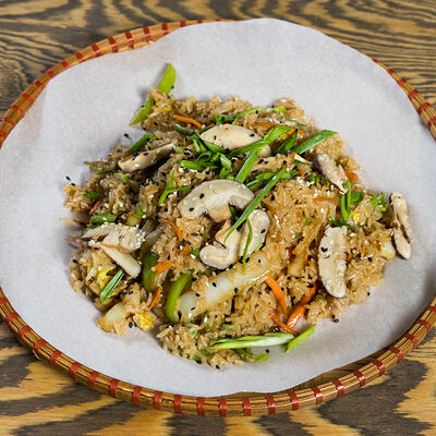 Рис с грибами шиитаке в Starwok по цене 460