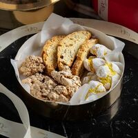 Ассорти итальянского печенья в Cape