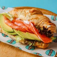 Круассан с ветчиной и сыром в Coffee Cake