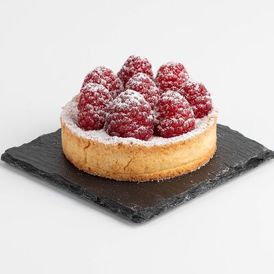 Тарталетка с кремом заварным и малиной в Hungry Wolf Bar по цене 375 ₽