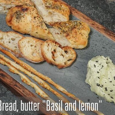 Плато Хлеб, масло «Базилик и лимон» в Рестобар Гриль 39 по цене 520 ₽