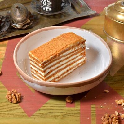 Медовик с цветочным мёдом в АйДаБаран по цене 550 ₽