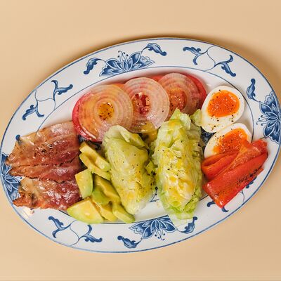 Кобб-салат с беконом в Kalabasa по цене 1788 ₽