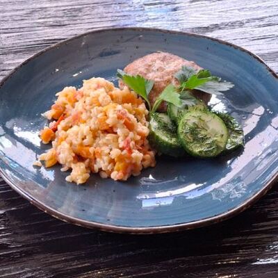 Котлета домашняя, булгур с овощами, огурец в Длинный нос по цене 350 ₽