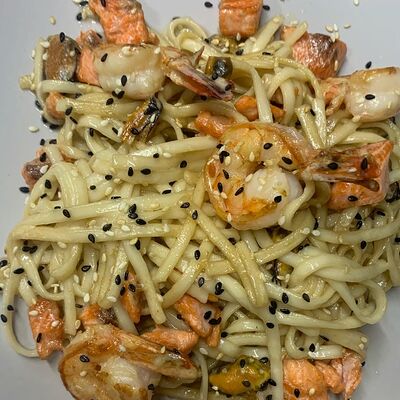 Вок лапша с морепродуктами в Ваби-Саби Халяль по цене 799