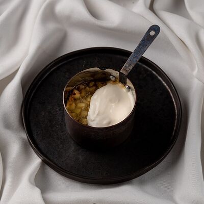 Морковная шарлотка с яблоками и сметаной в Hamster по цене 750 ₽