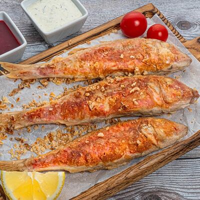 Барабулька жареная крупная в Yunga Tim Fish & Grill по цене 1490 ₽