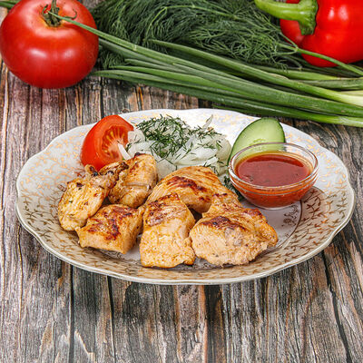 Шашлык из курицы кусковой в Чайхана Мадина по цене 447 ₽