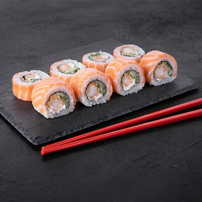 Эби Сяке ролл в Sushiman по цене 946 ₽