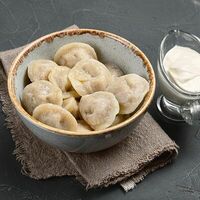 Пельмени с лососем и сметаной в Корчма