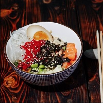 Поке Лосось в Эбби Noodles & Sushi Bar по цене 810 ₽