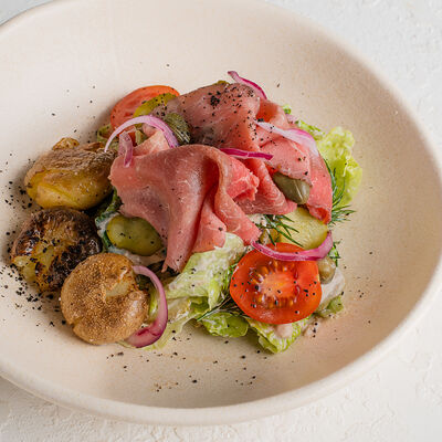 Салат с ростбифом в Bistro Pizzateca 9.8 по цене 900 ₽