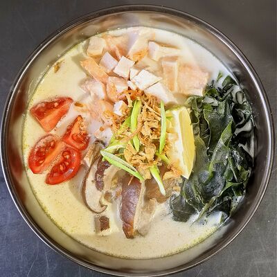 Том Кха с курицей в ГансРолл по цене 605 ₽