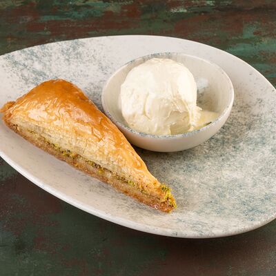 Хавуч дилим пахлава в MARMARIS RESTAURANT по цене 950 ₽