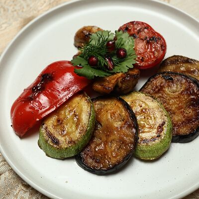 Ассорти овощей в Тюльпан по цене 780 ₽