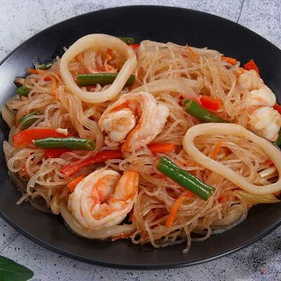 Фунчоза с морепродуктами в Суши Мастер по цене 399 ₽